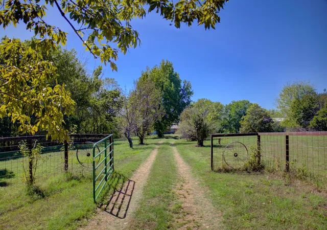 Photo 1 of Sale Pending at 37433 4450 Road, Vinita, OK 74301 | MLS# 2636796 | Listing updated on 2026-10-21