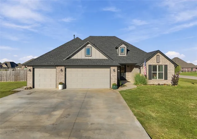 Single family home for sale at 14262 N 72nd Eastavenue E, Collinsville, OK 74021 | MLS# 2636589