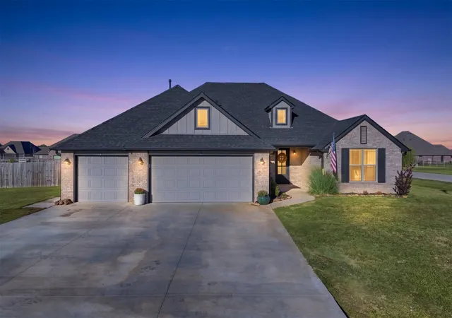 Photo 2 of Single family home for sale at 14262 N 72nd Eastavenue E, Collinsville, OK 74021 | MLS# 2636589 | Listing updated on 2026-10-20