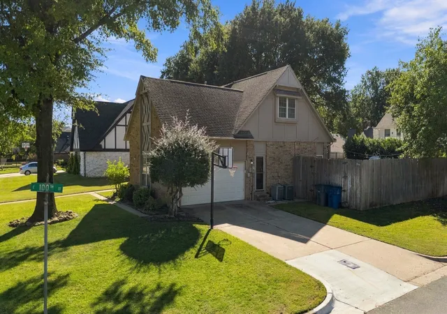 Photo 3 of Sale Pending at 10006 S 70th East Ave, Tulsa, OK 74133 | MLS# 2636910 | Listing updated on 2026-10-20