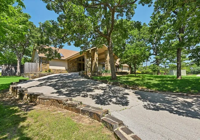 Photo 3 of Single family home for sale at 3110 E 71st Street S, Tulsa, OK 74136 | MLS# 2637063 | Listing updated on 2026-10-21