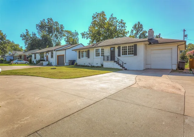 Photo 3 of Single family home for sale at 1610 E 41st Street, Tulsa, OK 74105 | MLS# 2637001 | Listing updated on 2026-10-22
