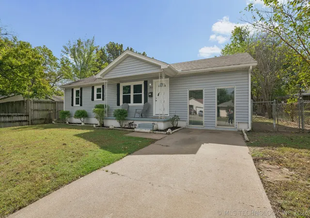 Photo 2 of Sale Pending at 3912 W 41st Place, Tulsa, OK 74107 | MLS# 2637219 | Listing updated on 2026-10-20