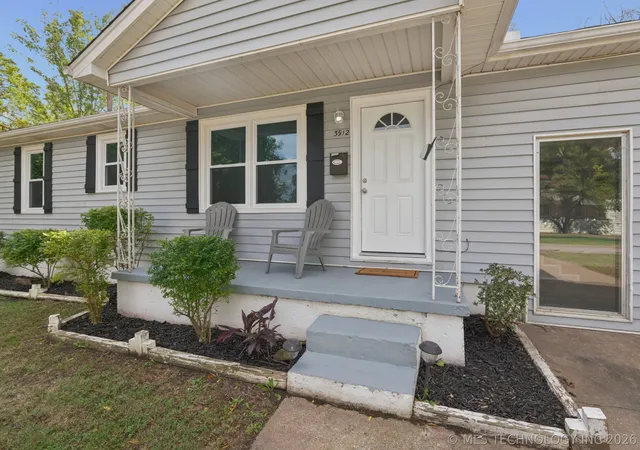 Photo 3 of Sale Pending at 3912 W 41st Place, Tulsa, OK 74107 | MLS# 2637219 | Listing updated on 2026-10-20