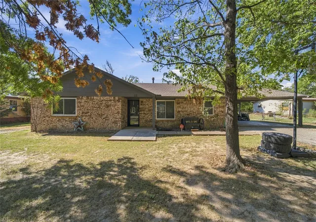 Photo 1 of Single family home for sale at 532 S Joe, Nowata, OK 74048 | MLS# 2637210 | Listing updated on 2026-10-20