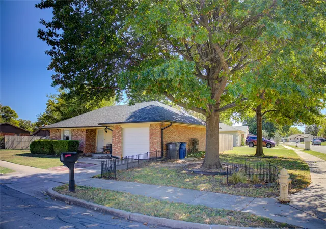 Photo 2 of Sale Pending at 11632 E 34th Street, Tulsa, OK 74146 | MLS# 2637294 | Listing updated on 2026-10-21