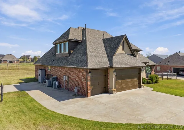 Photo 2 of Sale Pending at 14363 N Sandstone Ave, Skiatook, OK 74070 | MLS# 2637199 | Listing updated on 2026-10-21