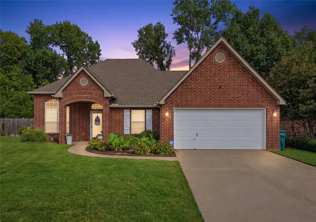 Photo 2 of Sale Pending at 1741 Holly Ave, Sand Springs, OK 74063 | MLS# 2637522 | Listing updated on 2026-10-20