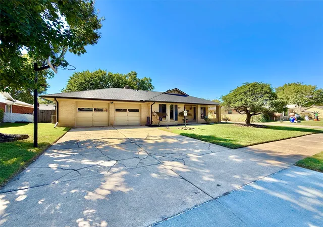 Photo 3 of Single family home for sale at 7204 E 55th Place, Tulsa, OK 74145 | MLS# 2637528 | Listing updated on 2026-10-22