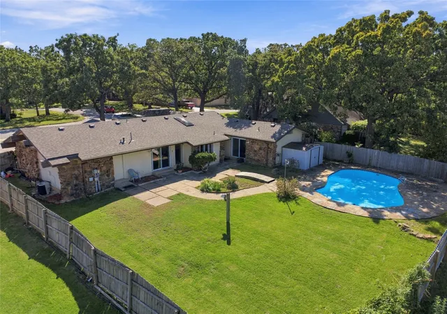 Photo 2 of Sale Pending at 3105 E 78th Place, Tulsa, OK 74136 | MLS# 2637213 | Listing updated on 2026-10-21