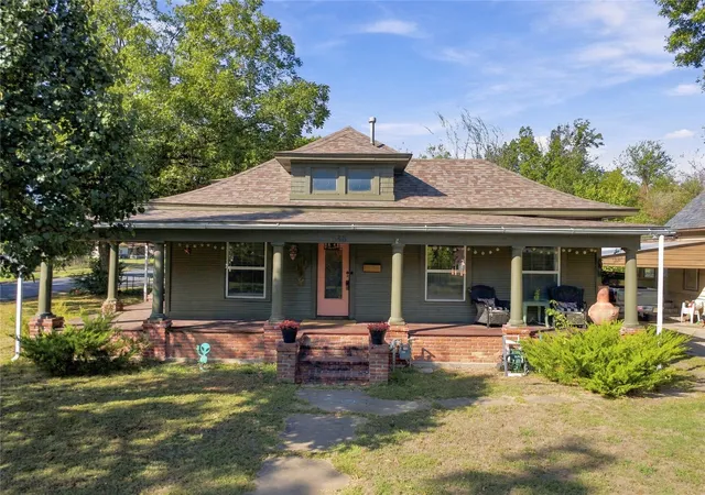 Single family home for sale at 548 S Pine, Nowata, OK 74048 | MLS# 2637653