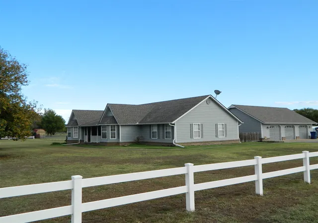 Photo 3 of Single family home for sale at 8904 E 156th Street N, Collinsville, OK 74021 | MLS# 2637681 | Listing updated on 2026-10-22