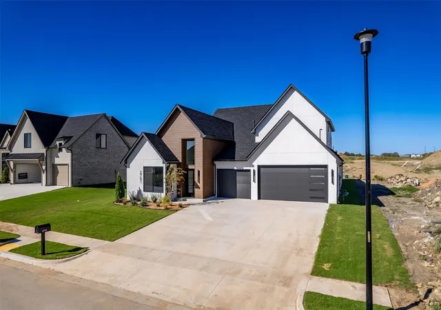 Photo 2 of Single family home for sale at 2701 E 134th Circle S, Bixby, OK 74008 | MLS# 2637594 | Listing updated on 2026-10-21