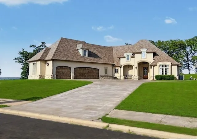 Photo 1 of Single family home for sale at 2327 Summerset Point, Tahlequah, OK 74464 | MLS# 2637688 | Listing updated on 2026-10-22