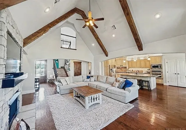 Photo 2 of Single family home for sale at 2327 Summerset Point, Tahlequah, OK 74464 | MLS# 2637688 | Listing updated on 2026-10-22