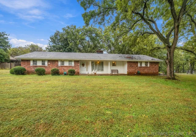 Photo 1 of Sale Pending at 22025 S Wildwood Ln, Claremore, OK 74019 | MLS# 2637721 | Listing updated on 2026-10-22