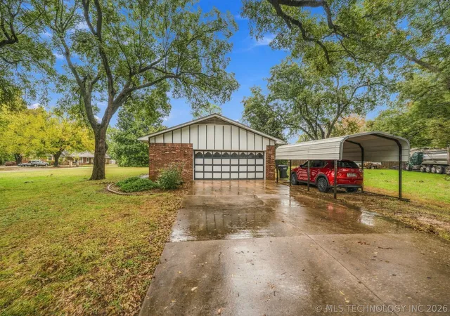 Photo 1 of Sale Pending at 22025 S Wildwood Ln, Claremore, OK 74019 | MLS# 2637721 | Listing updated on 2026-10-22