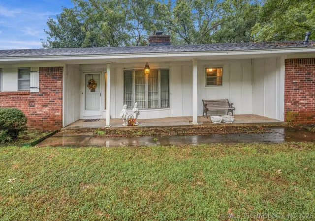 Photo 2 of Sale Pending at 22025 S Wildwood Ln, Claremore, OK 74019 | MLS# 2637721 | Listing updated on 2026-10-22