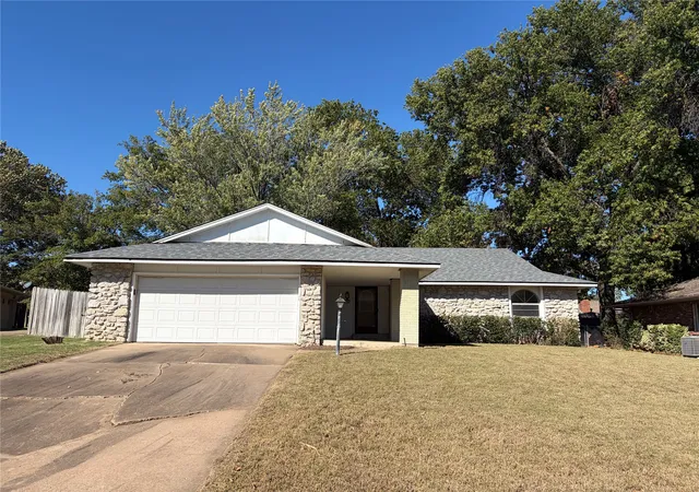 Single family home for sale at 6705 E 75th Street, Tulsa, OK 74133 | MLS# 2637790