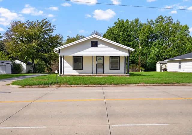 Photo 1 of Sale Pending at 116 S Elliott St, Pryor, OK 74361 | MLS# 2637808 | Listing updated on 2026-10-21