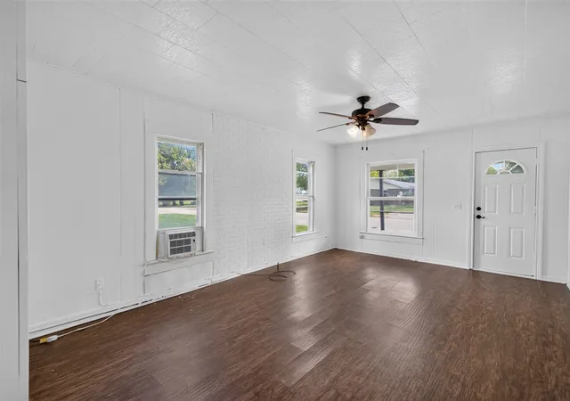 Photo 4 of Sale Pending at 116 S Elliott St, Pryor, OK 74361 | MLS# 2637808 | Listing updated on 2026-10-21
