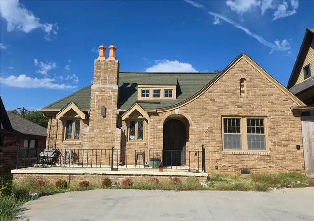 Photo 2 of Single family home for sale at 1519 E 21 Street, Tulsa, OK 74114 | MLS# 2637885 | Listing updated on 2026-10-21