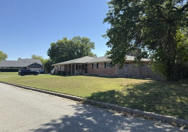 Photo 2 of Single family home for sale at 9270 E 32nd Place, Tulsa, OK 74145 | MLS# 2637881 | Listing updated on 2026-10-22