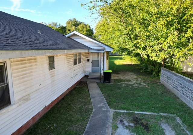 Photo 2 of House for sale at 824 East 7th, Ada, OK 74820 | MLS# 2637842 | Listing updated on 2026-10-22
