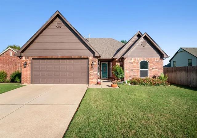 Photo 2 of Single family home for sale at 8105 S Elder Ave, Broken Arrow, OK 74011 | MLS# 2637941 | Listing updated on 2026-10-21