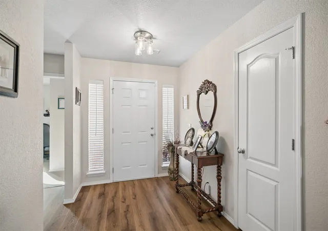 Photo 3 of Single family home for sale at 8105 S Elder Ave, Broken Arrow, OK 74011 | MLS# 2637941 | Listing updated on 2026-10-21