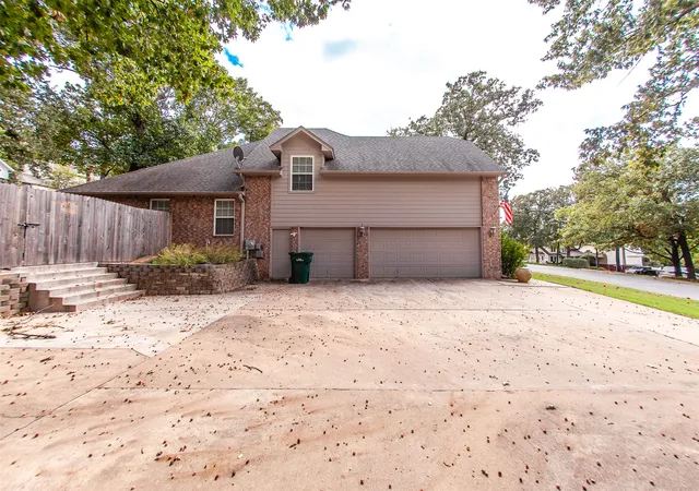 Photo 4 of Single family home for sale at 1101 Renaissance Dr, Sand Springs, OK 74063 | MLS# 2637938 | Listing updated on 2026-10-21