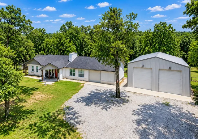 Photo 1 of Single family home for sale at 428773 E 1131 Road, Porum, OK 74455 | MLS# 2637995 | Listing updated on 2026-10-21