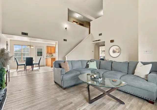 Photo 2 of Single family home for sale at 1076 E 132nd Place, Glenpool, OK 74033 | MLS# 2637853 | Listing updated on 2026-10-22
