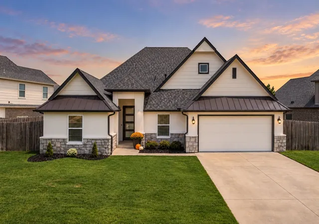 Photo 1 of Single family home for sale at 421 E 127th Place S, Jenks, OK 74037 | MLS# 2638130 | Listing updated on 2026-10-21