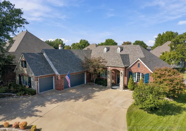 Photo 3 of Single family home for sale at 8707 E 104th Street S, Tulsa, OK 74133 | MLS# 2633881 | Listing updated on 2026-10-21