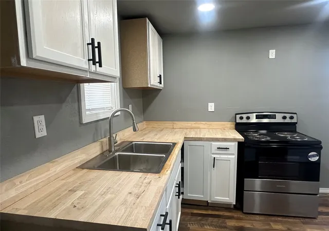 Photo 4 of Single family home for sale at 1228 E Buffalo St, Okmulgee, OK 74447 | MLS# 2638203 | Listing updated on 2026-10-21