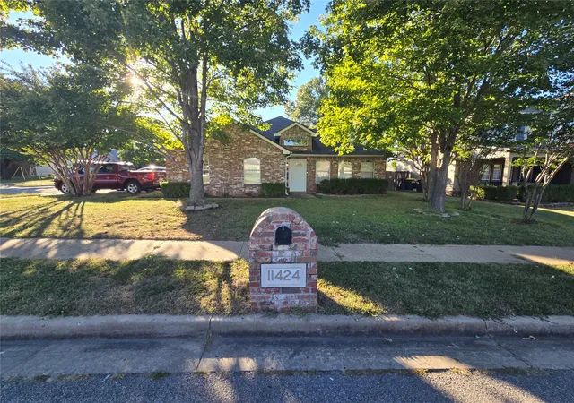 Photo 1 of Single family home for sale at 11424 S Mulberry Ln, Jenks, OK 74037 | MLS# 2638211 | Listing updated on 2026-10-21