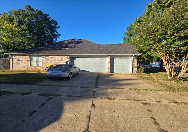 Photo 2 of Single family home for sale at 11424 S Mulberry Ln, Jenks, OK 74037 | MLS# 2638211 | Listing updated on 2026-10-21