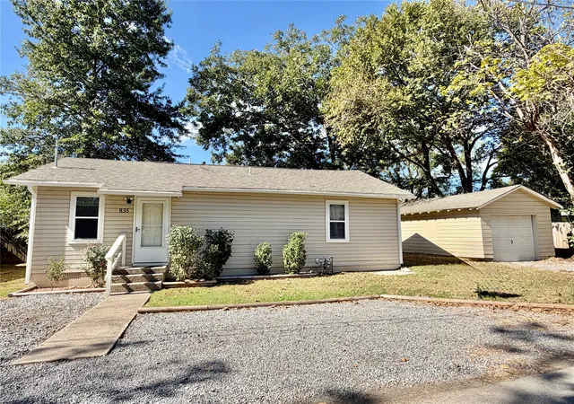 Photo 1 of Single family home for sale at 835 Lamer Ave, Tahlequah, OK 74464 | MLS# 2638228 | Listing updated on 2026-10-21