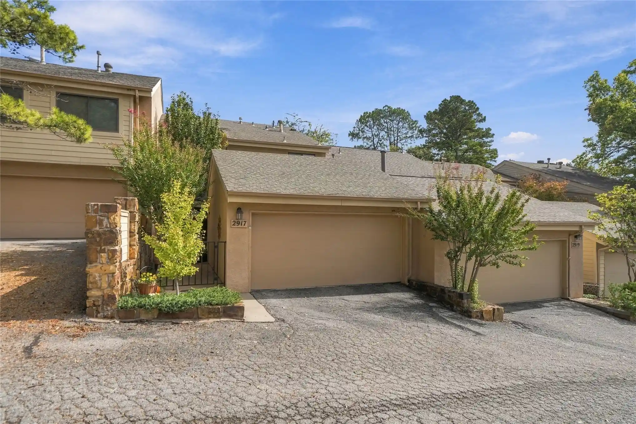Listing Photo 2 - Condo for sale in building located at 2917 E 84th St, Tulsa, OK 74137 - Unit #46