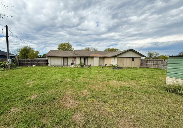 Photo 3 of Single family home for sale at 11727 N 190th Eastavenue, Collinsville, OK 74021 | MLS# 2638284 | Listing updated on 2026-10-22