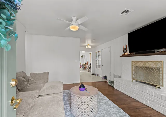 Photo 3 of Single family home for sale at 318 E Maple St, Skiatook, OK 74070 | MLS# 2637695 | Listing updated on 2026-10-22