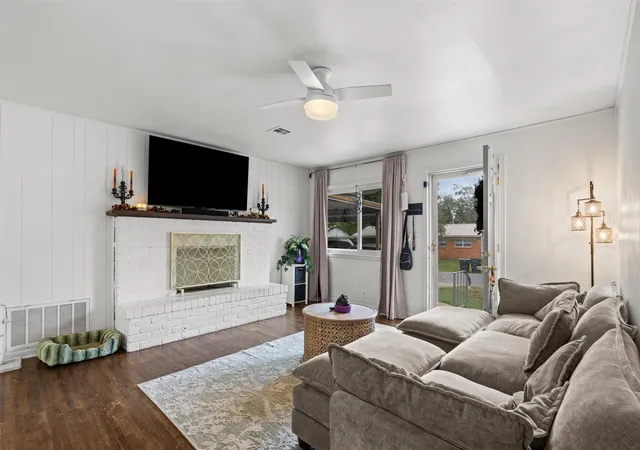 Photo 4 of Single family home for sale at 318 E Maple St, Skiatook, OK 74070 | MLS# 2637695 | Listing updated on 2026-10-22