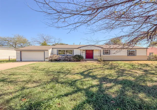 Single family home for sale at 208 Southwest 24th, Lawton, OK 73505 | MLS# 2638218