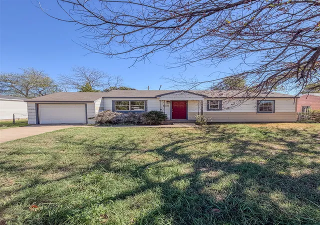 Photo 1 of Single family home for sale at 208 Southwest 24th, Lawton, OK 73505 | MLS# 2638218 | Listing updated on 2026-10-22