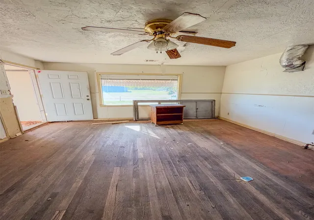 Photo 4 of Single family home for sale at 1213 SW F, Lawton, OK 73501 | MLS# 2638229 | Listing updated on 2026-10-22