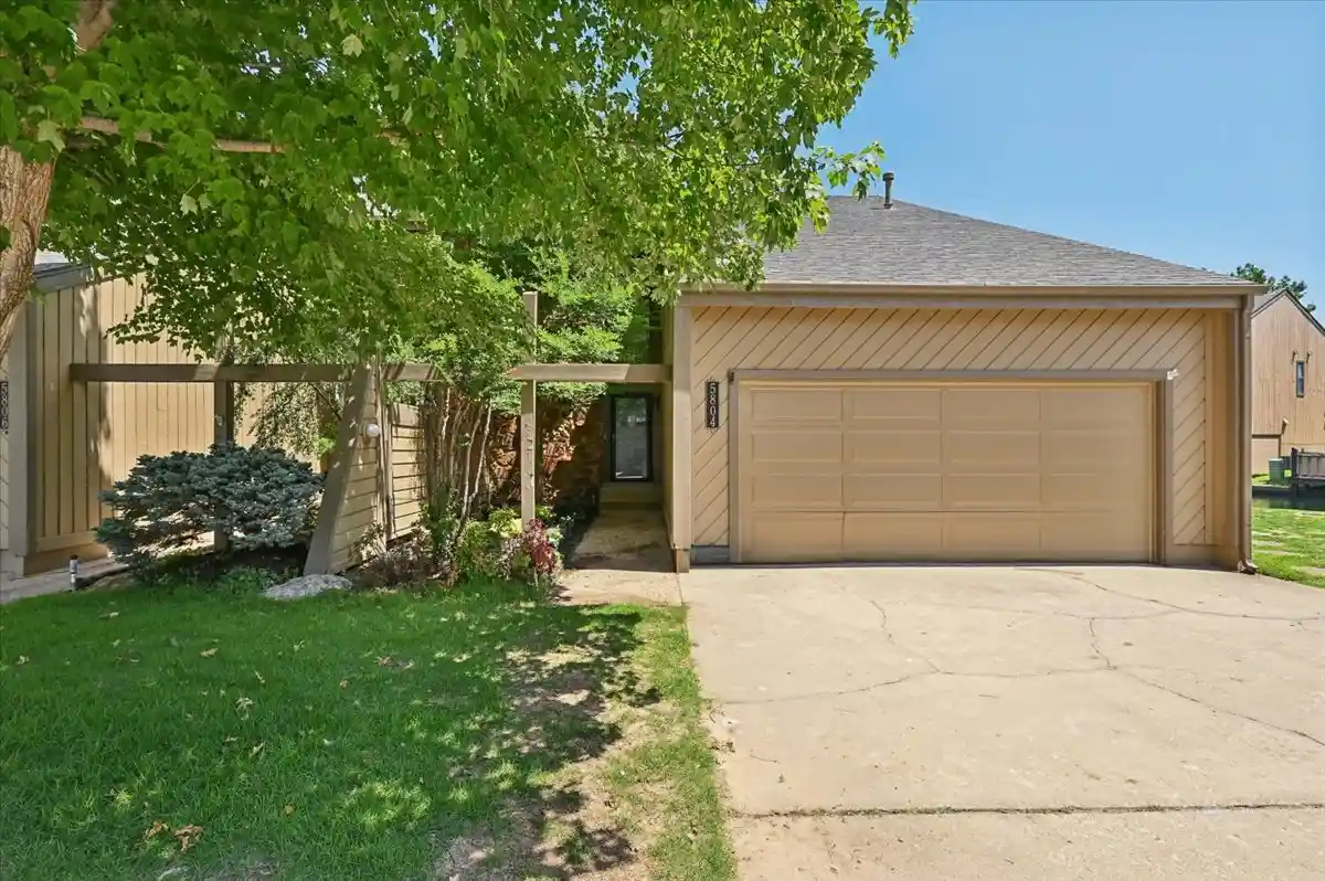 Listing Photo 1 - Condo for sale in 5804 S Atlanta Ave located at 5804 S Atlanta Ave, Tulsa, OK 74105 - Unit 5804 S Atlanta Ave