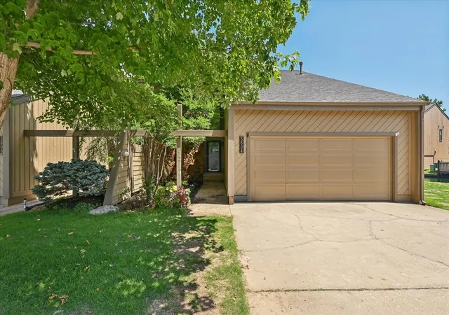 Condo for sale at 5804 S Atlanta Ave #2, Tulsa, OK 74105 | MLS# 2638312