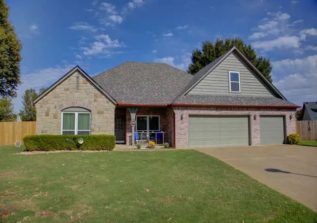 Photo 1 of Single family home for sale at 11515 S Mulberry Ln, Jenks, OK 74037 | MLS# 2638162 | Listing updated on 2026-10-22
