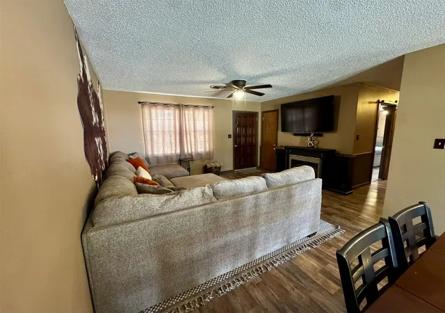 Photo 4 of Single family home for sale at 201 Northeast 18th, Durant, OK 74701 | MLS# 2638323 | Listing updated on 2026-10-22